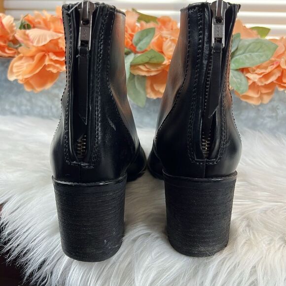 Madewell Ames Leather Ankle Bootie - Picture 5 of 11